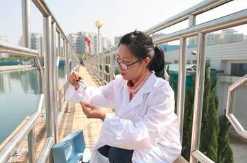 化学检验员何晓欣:每年春节都值班,把团聚机会让给同事